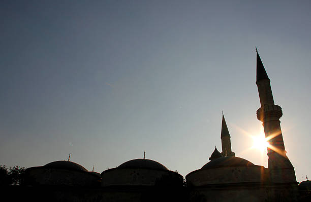 silhouette des alten moschee in edirne, türkei - sultan selim ii stock-fotos und bilder