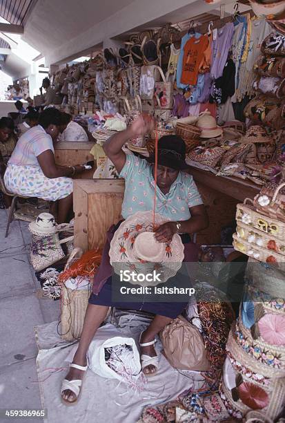 Нассо Соломенный Рынок — стоковые фотографии и другие картинки 30-39 лет - 30-39 лет, Африканская этническая группа, Багамские острова