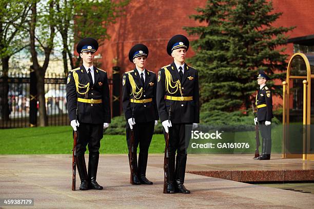 Guarda No Túmulo Do Soldado Desconhecido Em Moscovo - Fotografias de stock e mais imagens de Agente de segurança