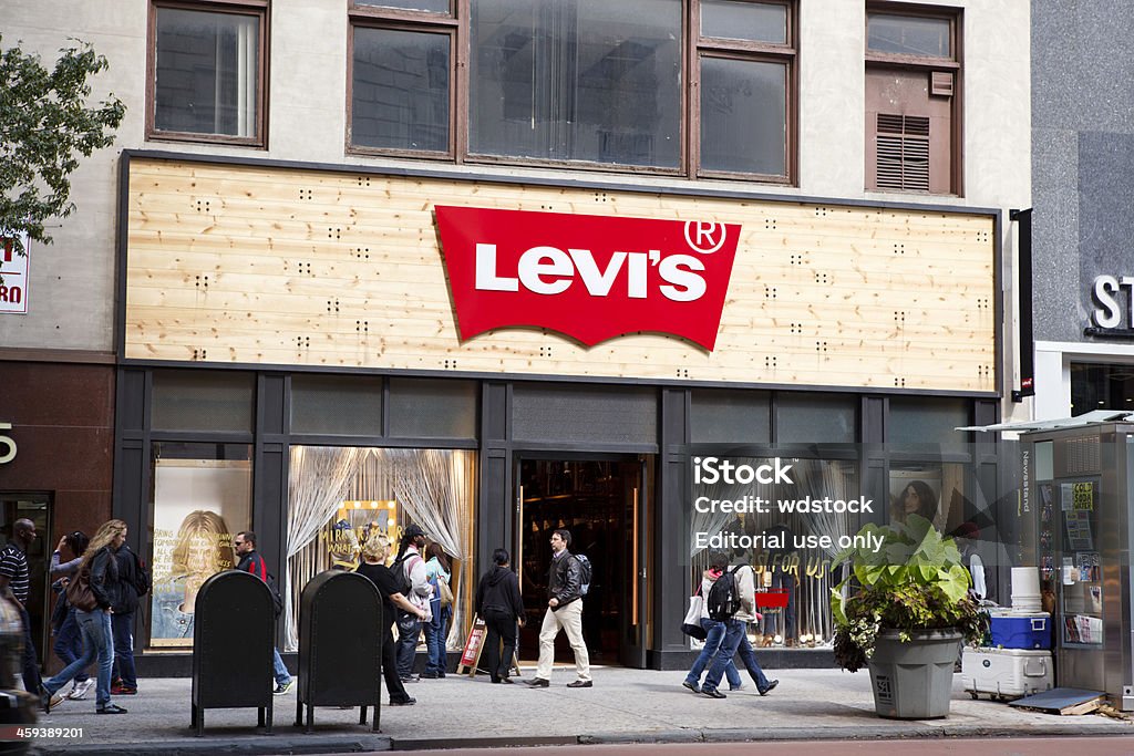 Levis Store On 34th Steet Manhattan Stock Photo - Download Image Now -  Levi's, 34th Street, Concepts - iStock