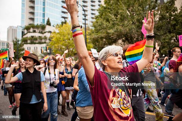 싸우는 골목대장 시위에 대한 스톡 사진 및 기타 이미지 - 시위, 애틀랜타, 동성애자의 권리