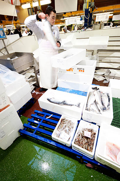 billingsgate mercato del pesce - fish fish market catch of fish market foto e immagini stock