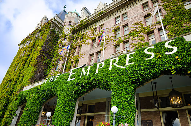 fachada do hotel empress em vitória, columbia britânica - empress hotel imagens e fotografias de stock