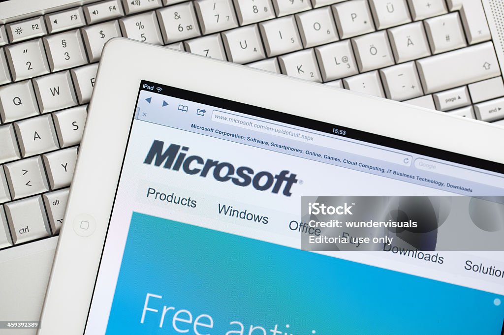 Internetowej firmy Microsoft na iPadzie 2 Apple - Zbiór zdjęć royalty-free (Komputer)