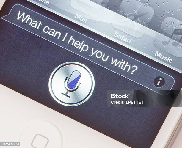 Apple Iphone 4s Siri — стоковые фотографии и другие картинки Apple Computers - Apple Computers, GAFAM, Speech Recognition