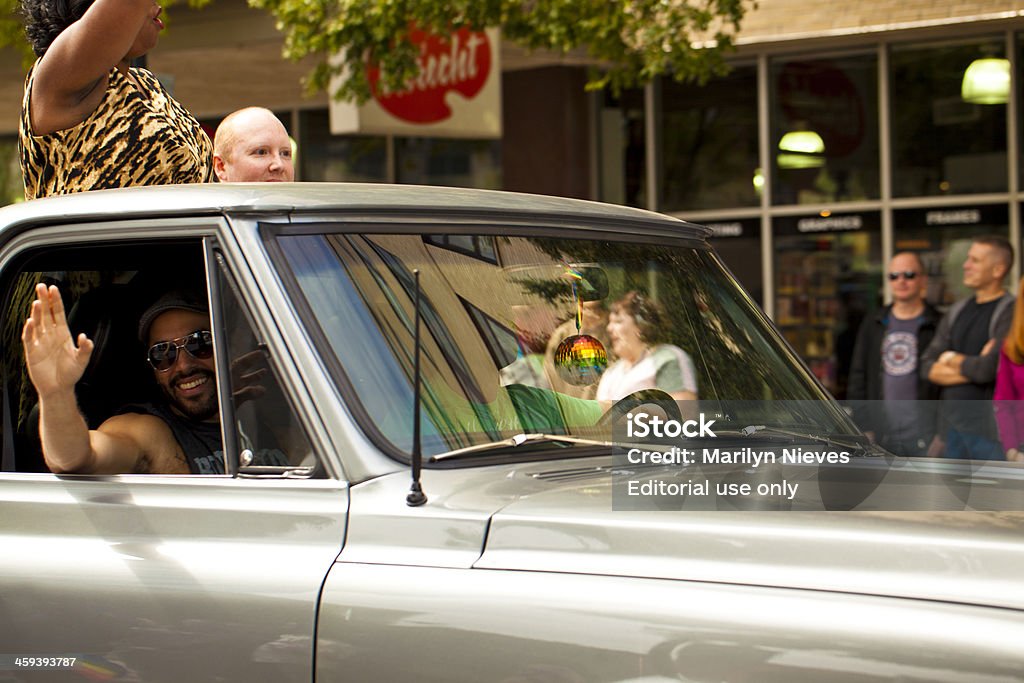 Voiture classique avec arc-en-ciel Boule à facettes - Photo de Adulte libre de droits