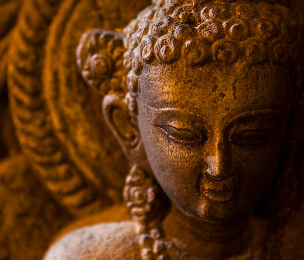 statua di buddha nelle swayambhunath, il tempio di scimmia - nepal buddha monkey temple tibet foto e immagini stock