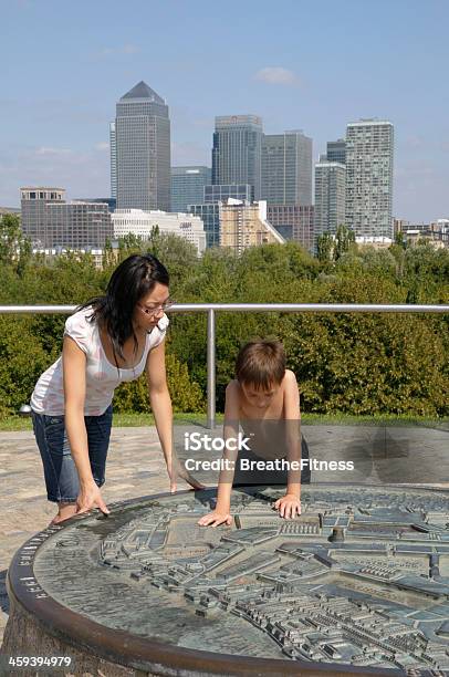 Nauka O Londynie - zdjęcia stockowe i więcej obrazów Anglia - Anglia, Biurowiec, Canary Wharf