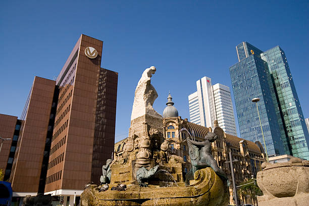 超高層ビルを「märchenbrunnen cm - berlin germany gendarmenmarkt schauspielhaus germany ストックフォトと画像