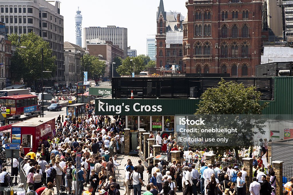 Atentado terrorista contra o metrô em Londres, o King's Cross - Foto de stock de Terrorismo royalty-free