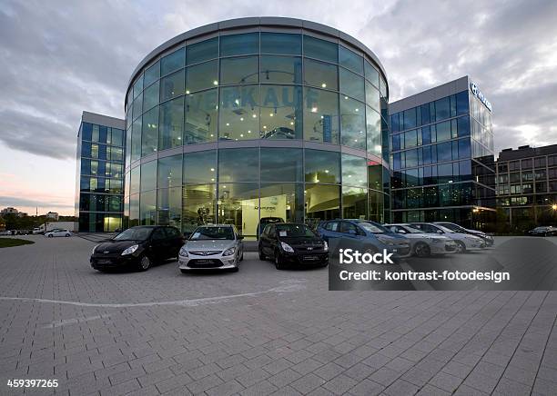 Foto de Hyundai Sede Europeia e mais fotos de stock de Showroom de Carros - Showroom de Carros, Exterior, KIA