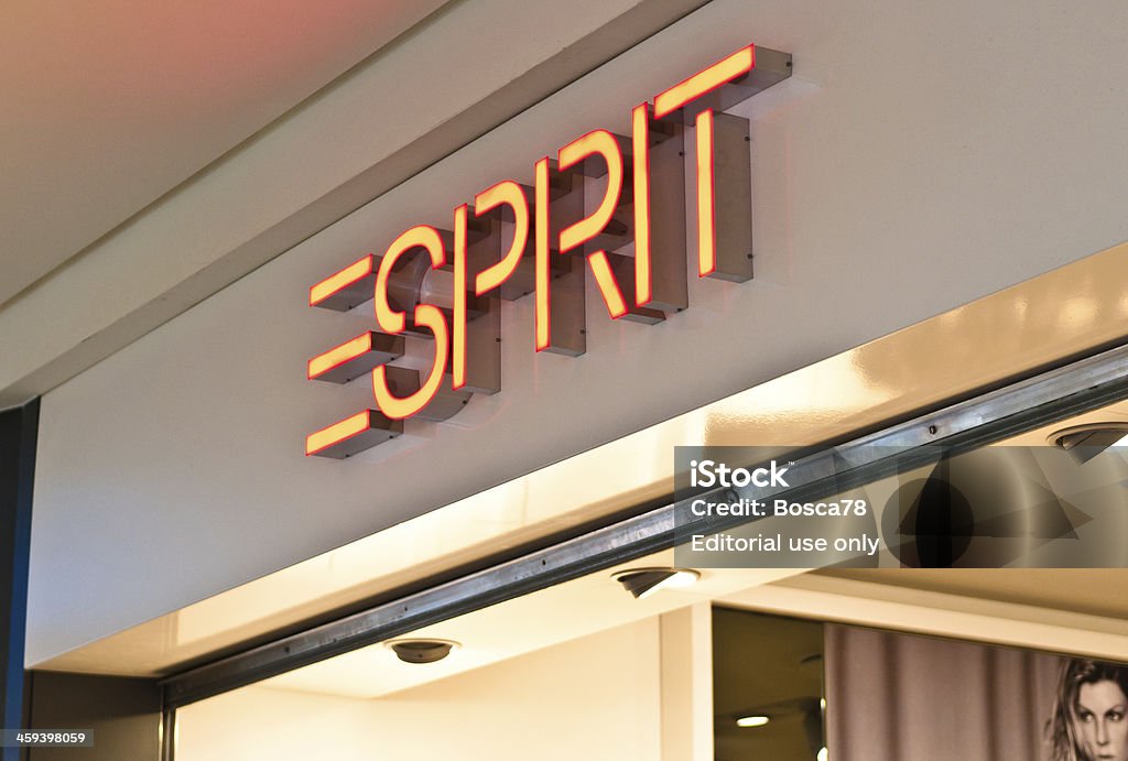 Esprit fashion boutique à Bruxelles, Belgique - Photo de A la mode libre de droits