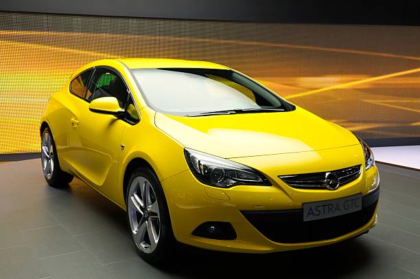 オペルアストラ gtc - opel ストックフォトと画像