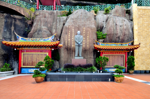 A monument of Lim Goh Tong standing in Chin Swee Caves Temple proudly for visitors to see.