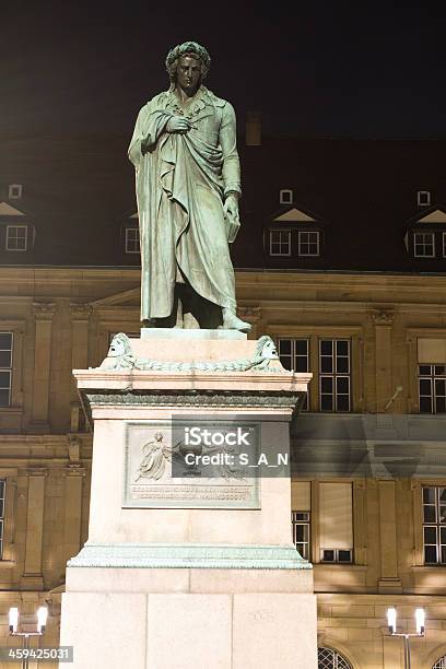 Foto de Schillers Square Stuttgart Alemanha e mais fotos de stock de Monumento comemorativo - Monumento comemorativo, Stuttgart, Alemanha