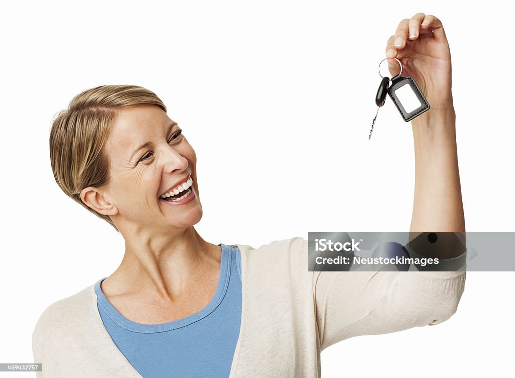 Animado mulher olhando nova chave de carro - Foto de stock de Chave de Carro royalty-free