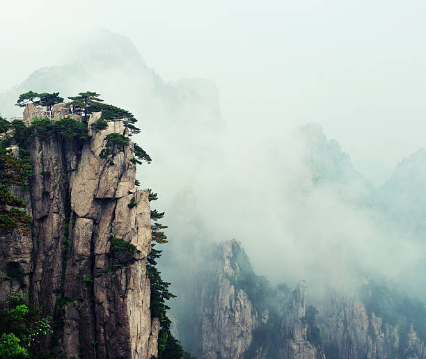 huangshan горы пейзаж в китае - huangshan mountains стоковые фото и изображения
