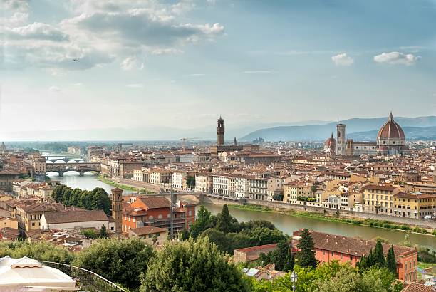 istock Golden sunset over Palazzo Vecchio 459434533
