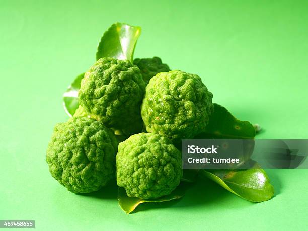 Foto de Bergamota Frutas Limão Kaffir e mais fotos de stock de Comida - Comida, Controle, Enrugado