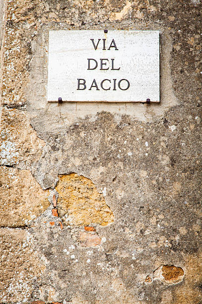 istock Kiss Street 459504495