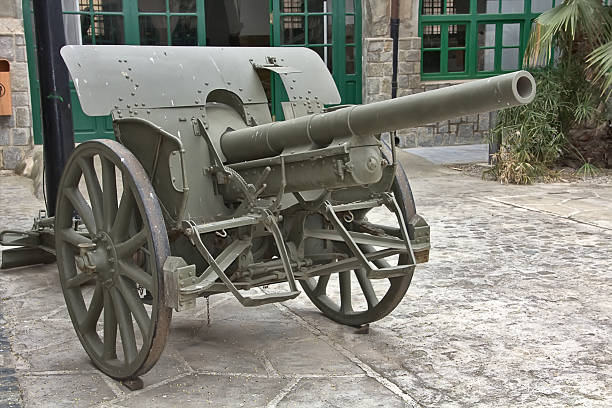 istock gunner cannon the Spanish Civil War 1935 459520403