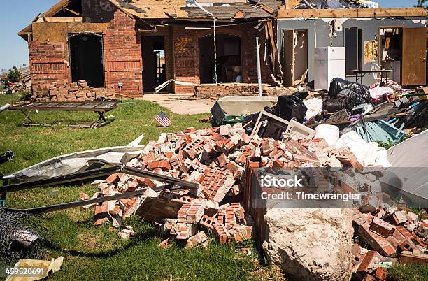 Tornado Desolación Foto de stock y más banco de imágenes de Oklahoma - Oklahoma, Tornado - Tormenta, Casa