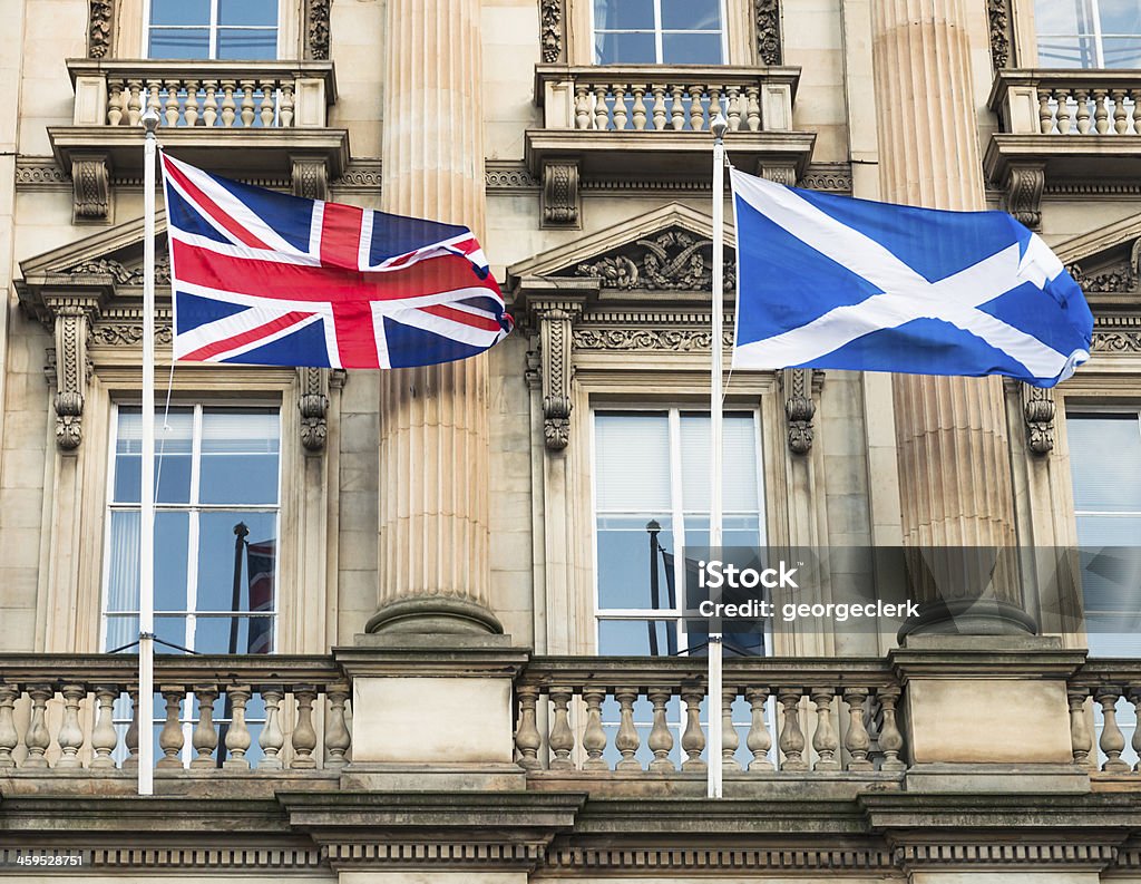 Bandiera dell'Unione e Scottish Decusse a Edimburgo - Foto stock royalty-free di Bandiera della Scozia