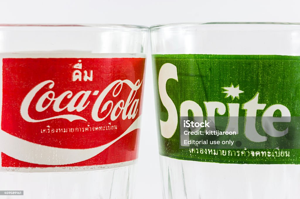 Coca-Cola ou Sprite logotipo clássico em Copo vazio - Foto de stock de Bebida royalty-free