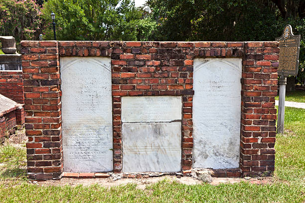 colonial park cementerio en savannah - savannah georgia fotografías e imágenes de stock