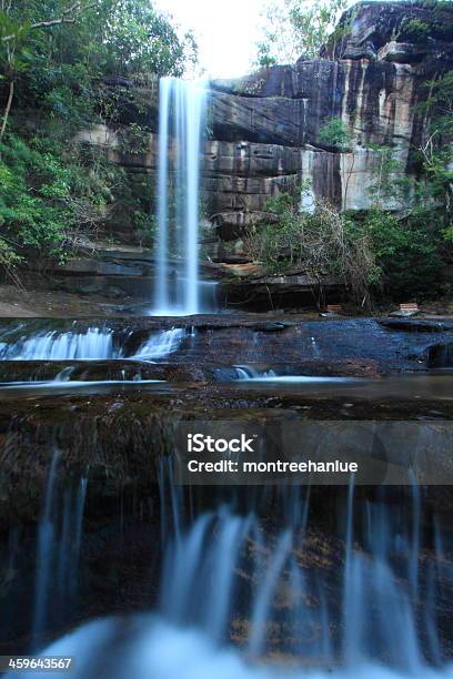 Soi Sawan Cascata - Fotografie stock e altre immagini di Acqua - Acqua, Acqua fluente, Acqua stagnante