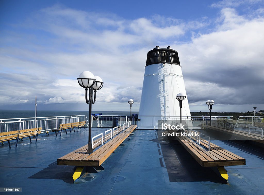 open-air-Terrasse sitzen auf channel ferry mit Trichterkragen - Lizenzfrei Abschied Stock-Foto