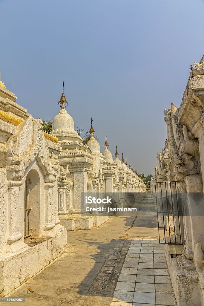 Pagode Kuthodaw - Photo de Antique libre de droits