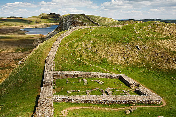 milecastle 39 on 하드리아누스 성벽 - surrounding wall uk europe wall 뉴스 사진 이미지