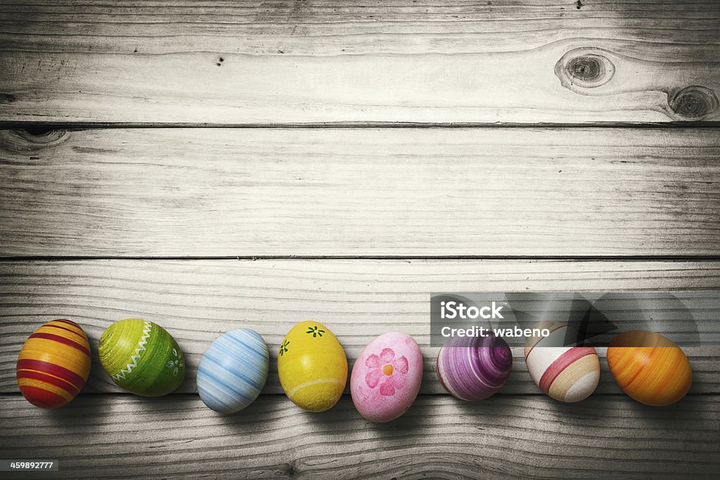 Easter Eier auf hölzernen Hintergrund - Lizenzfrei Osterei Stock-Foto