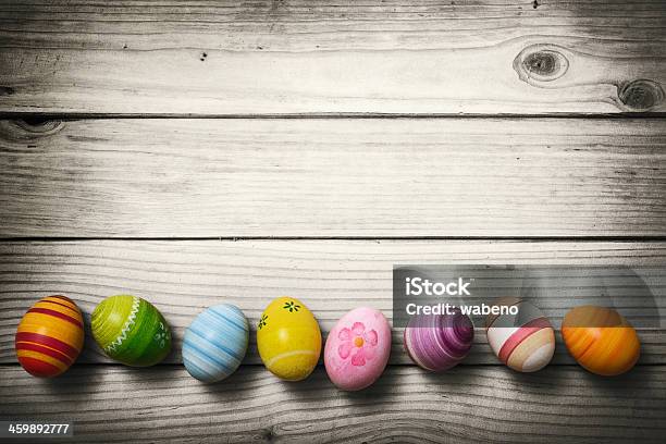 Easter Eier Auf Hölzernen Hintergrund Stockfoto und mehr Bilder von Osterei - Osterei, Abstrakt, Altertümlich