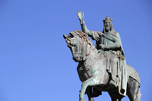 istock Statue on the plaza Espanya, Palma, Spain. 459904991