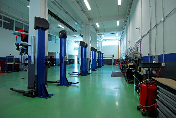 istock car repair garage, autoservice 459926897