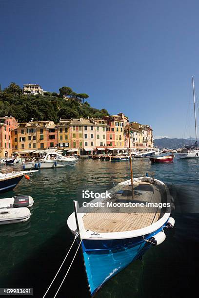 Foto de Portofino Ligúria Itália e mais fotos de stock de Barco a remo - Barco a remo, Barco pesqueiro, Cais