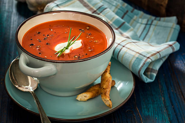 sopa de tomate - sopa de tomate fotografías e imágenes de stock