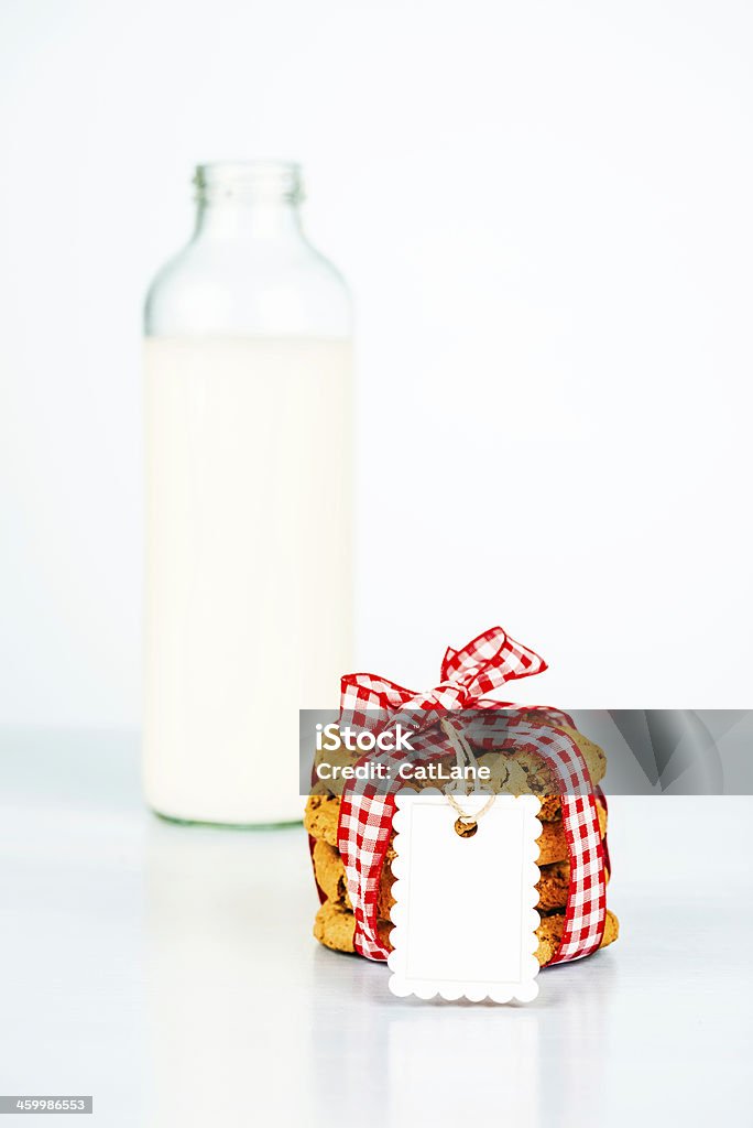 Galletas caseras y la leche - Foto de stock de Alimento libre de derechos