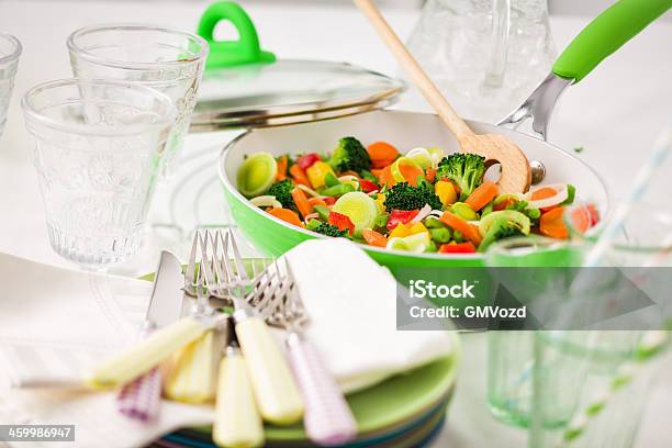 Verdure Stir Fry - Fotografie stock e altre immagini di Alimentazione sana - Alimentazione sana, Ambientazione interna, Arancione