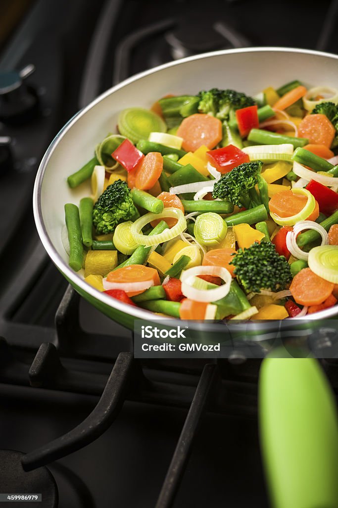 Verdure Stir Fry - Foto stock royalty-free di Alimentazione sana