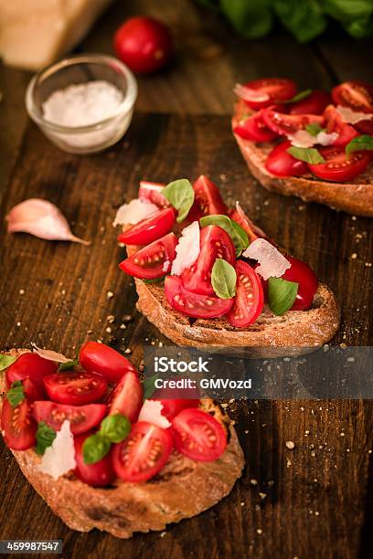 Foto de Bruschetta e mais fotos de stock de Alimentação Saudável - Alimentação Saudável, Antepasto, Bruschetta