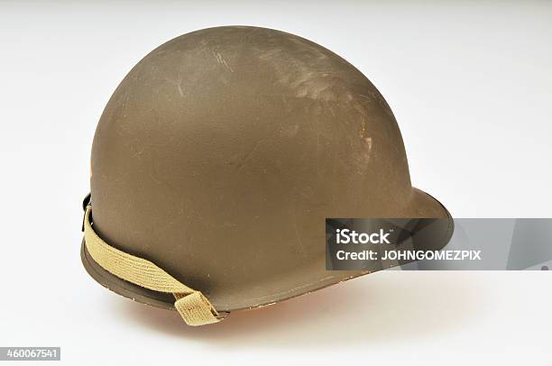 Foto de Guerra Mundial O Exército Dos Eua M1 Capacete Dois e mais fotos de stock de Capacete - Equipamento - Capacete - Equipamento, Segunda Guerra Mundial, Soldado - Exército