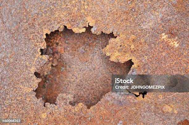 Rusty Folhas Fundo - Fotografias de stock e mais imagens de Antigo - Antigo, Ao Ar Livre, Apodrecer