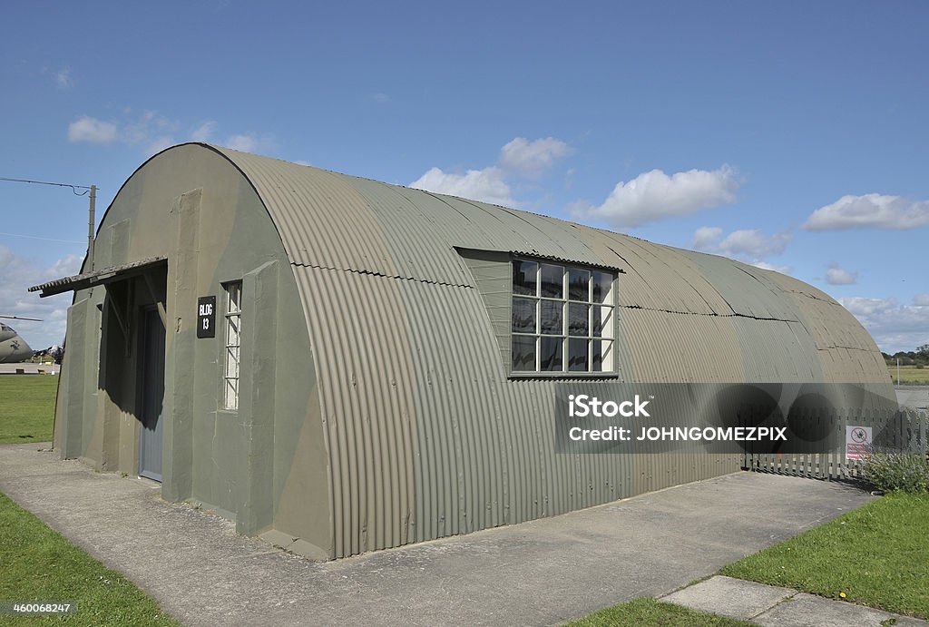 WW2 RAF Nissen ハット - 軍事基地のロイヤリティフリーストックフォト