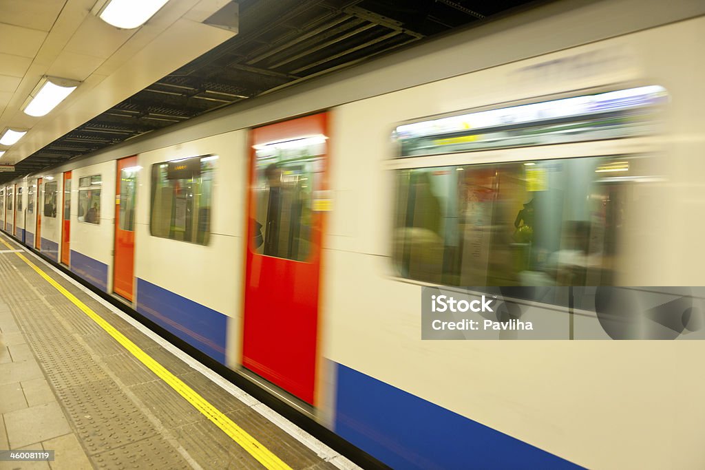 Metro de Londres - Foto de stock de Amarillo - Color libre de derechos