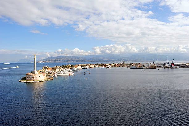 messina, sicilia - messina foto e immagini stock