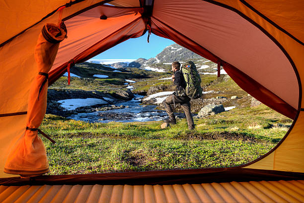 Auf trekkingtour em Norwegen - fotografia de stock