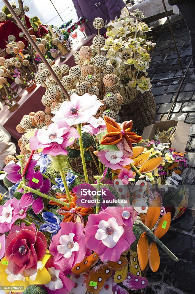 Natural Casero Venta De Mercado De Flores De Primavera Foto de stock y más  banco de imágenes de Aire libre - iStock